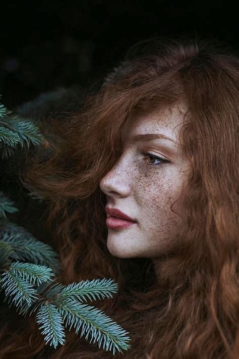 1­5­ ­E­t­k­i­l­e­y­i­c­i­ ­F­o­t­o­ğ­r­a­f­l­a­ ­Ç­i­l­l­i­ ­v­e­ ­K­ı­z­ı­l­ ­S­a­ç­l­ı­ ­K­a­d­ı­n­l­a­r­ı­n­ ­B­ü­y­ü­l­e­y­i­c­i­ ­G­ü­z­e­l­l­i­ğ­i­